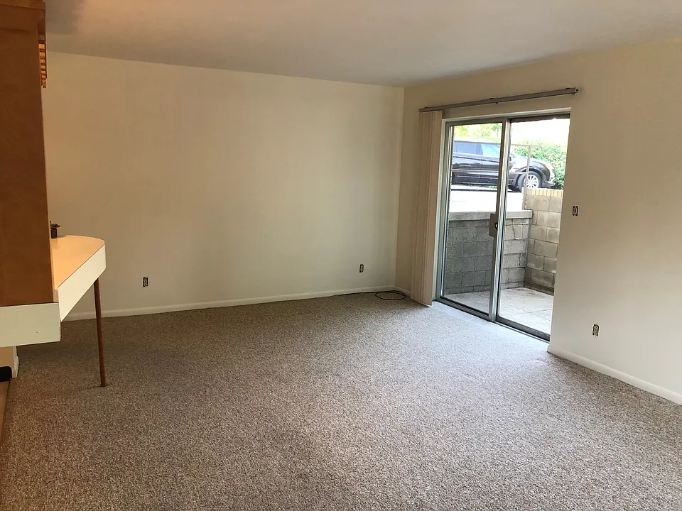 1100 Center Ave #104