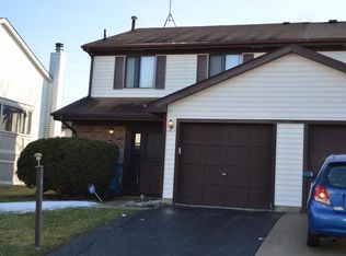 2075 Millpond Ln, Hanover Park, IL