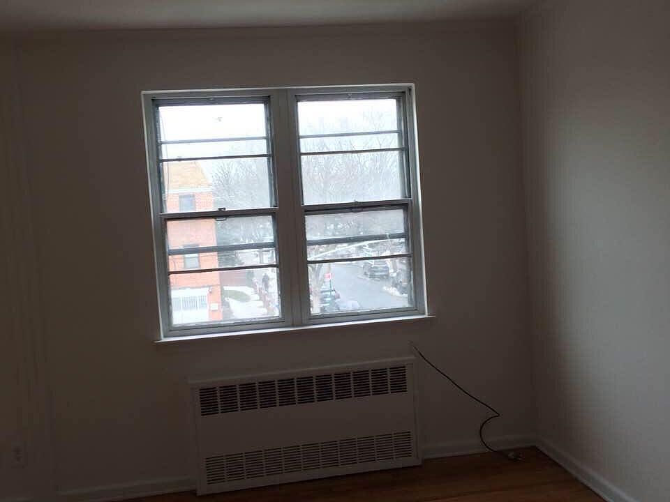 2nd image of 5826 Van Cleef St #1FL