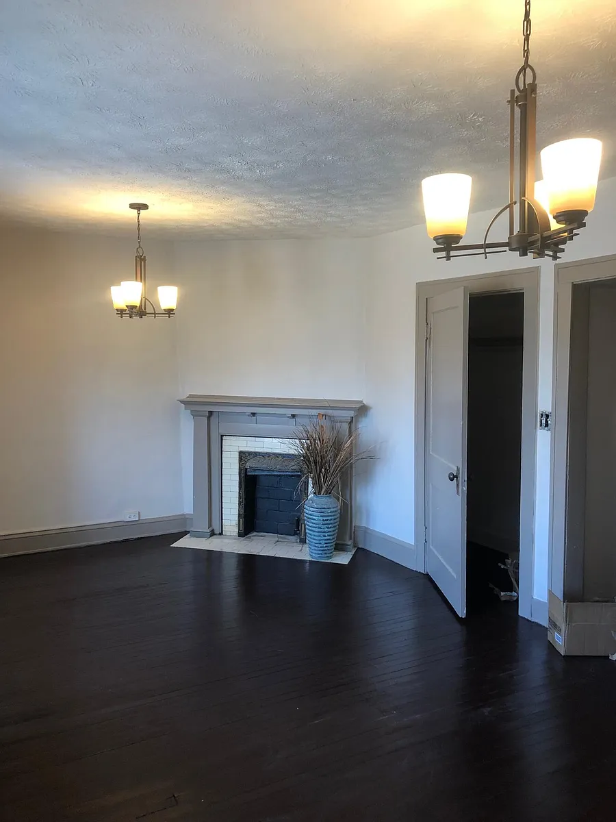 Building Photo - 10000 Lamont Ave #3