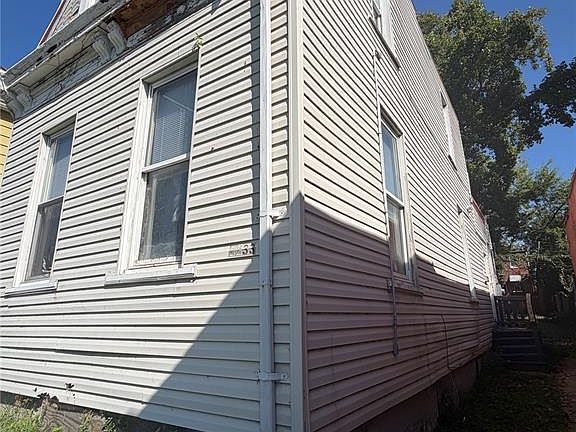 3rd image of 2233 Gasconade St
