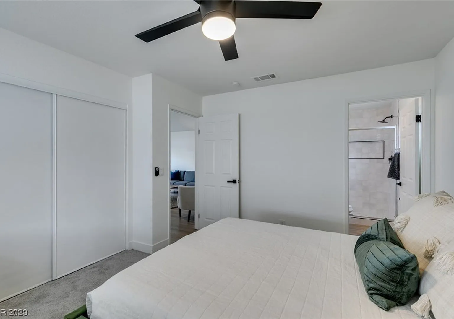 **Coming Soon** Beautifully Remodeled 3 Bedroom Home In Henderson — Photo 3