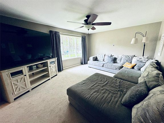 4th image of 332 Breckenridge Dr