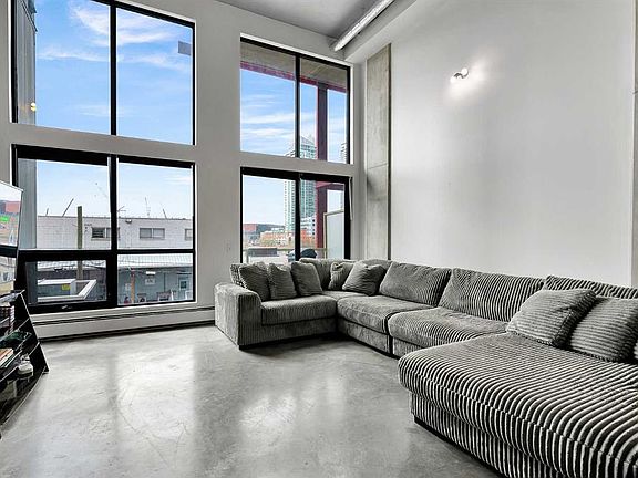 3rd image of 535 N 8th Ave SE #216