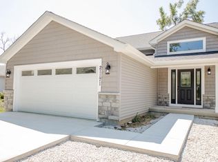 21171 116th St, Bristol, WI 53104