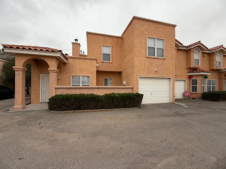 344 Bartlett Dr #E — Photo 3