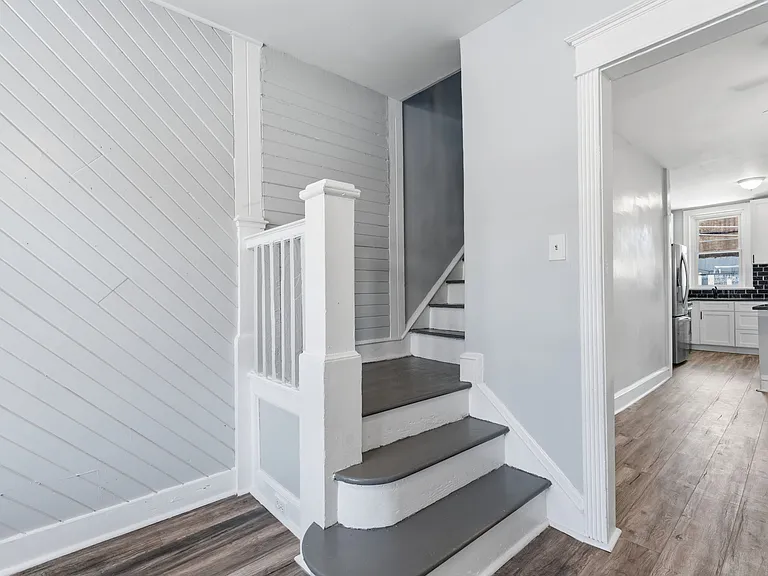 5062 Homestead St — Photo 1