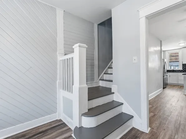 5062 Homestead St, Philadelphia, PA 19135