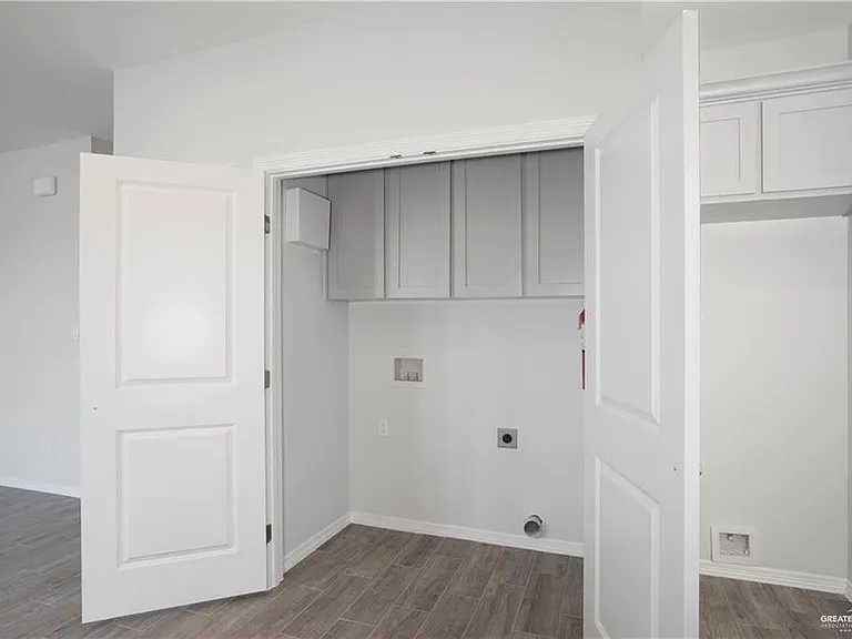 5900 Puffin Ave #1 — Photo 8