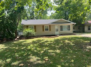 2301 Southwood Dr, Champaign, IL