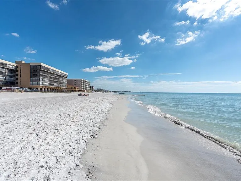 14950 Gulf Blvd #402 — Photo 31