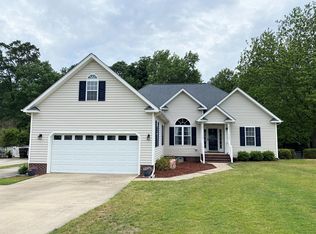 201 N Woodridge Dr, Pikeville, NC 27863