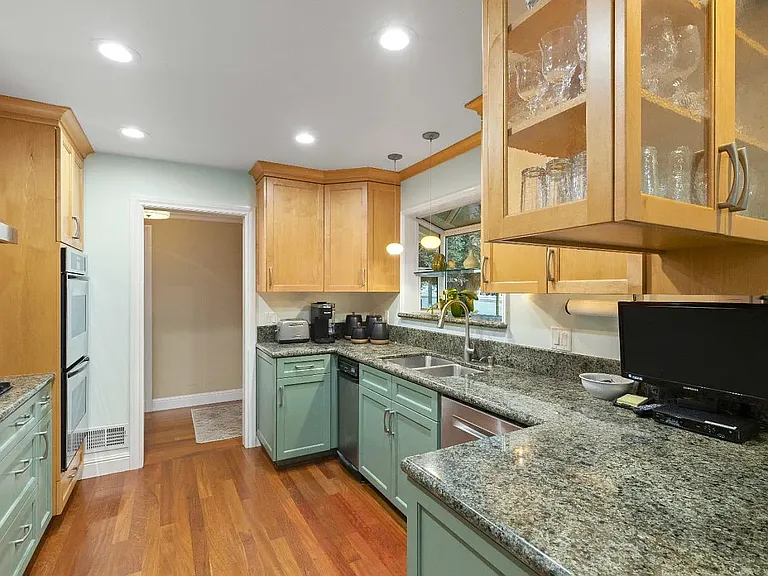 6410 Camden Ave — Photo 8