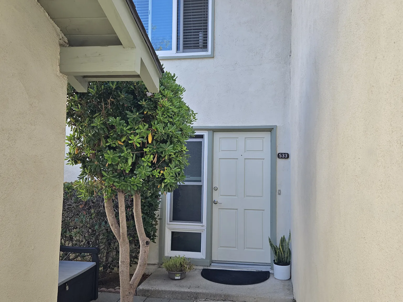 2 bed, 1.5 bath, 1100 sqft, $4,190 — Photo 2