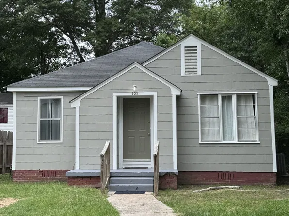 105 Liberty St, Crystal Springs, MS 39059