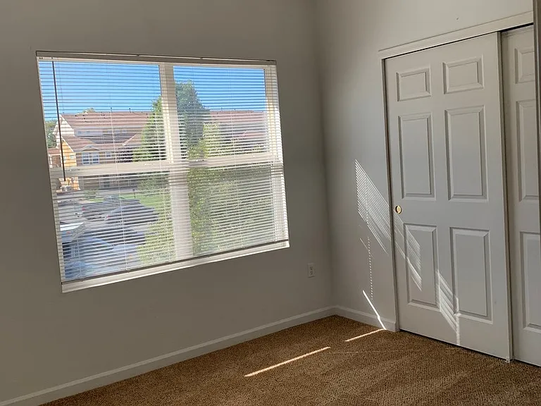 906 Lucca Dr — Photo 6