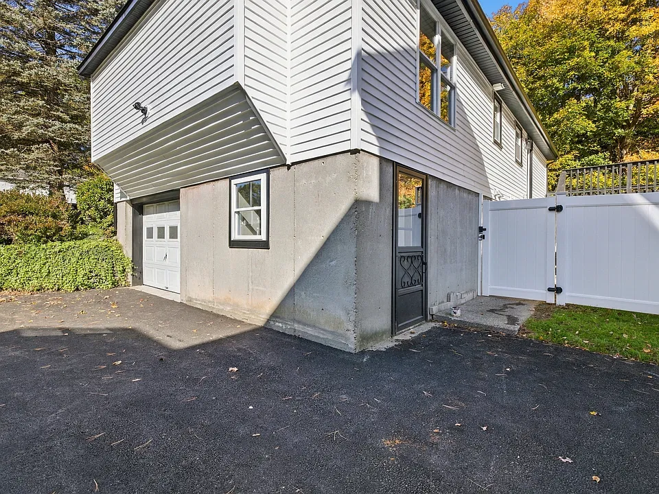 44 Topsfield Cir #2