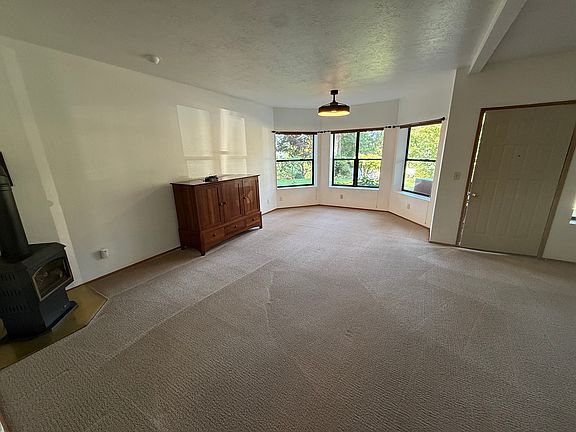 2nd image of 3118 Greenmont Ln NW