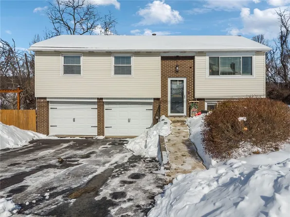 14299 Valley View Dr N, McKeesport, PA 15131