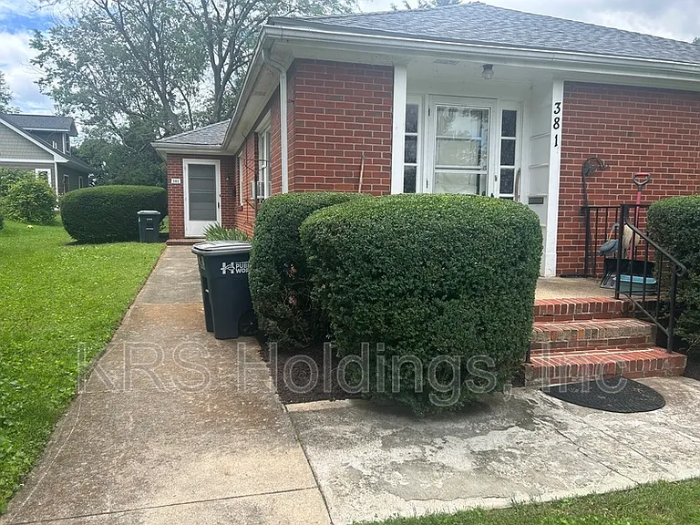 383 Monticello Ave — Photo 2