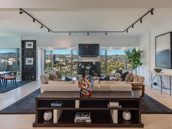 10727 Wilshire Blvd APT 1702, Los Angeles, CA 90024