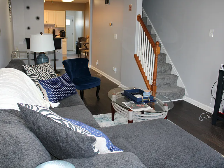 1225 James St — Photo 1