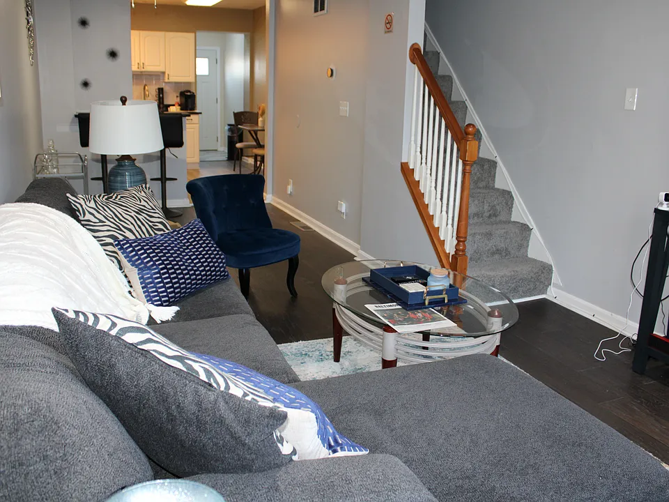 1225 James St
