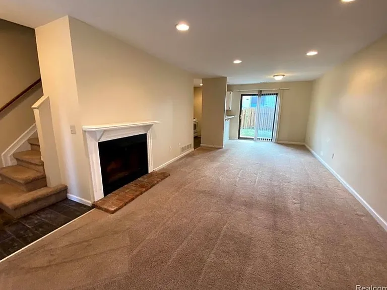 2441 Samoset Rd — Photo 5