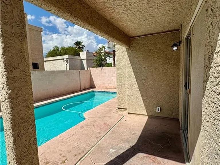8621 Lyla Rae Cir — Photo 39