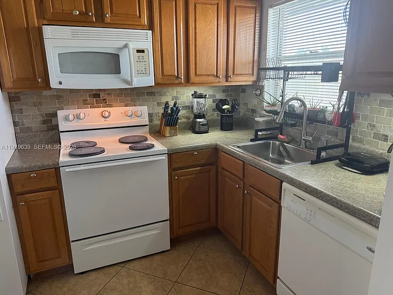8220 Sunrise Lakes Blvd #309 — Photo 7