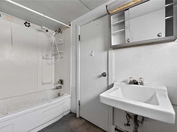 4th image of 38876 Bartlett Point Rd