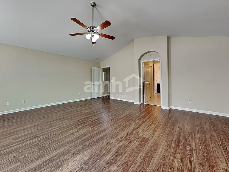 160 Grayson Ave — Photo 11