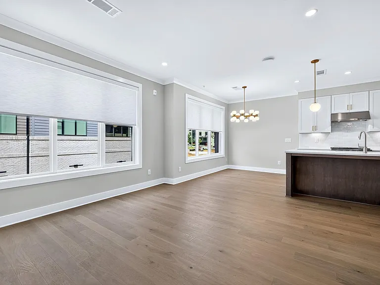 407 Chatham View Rd — Photo 9