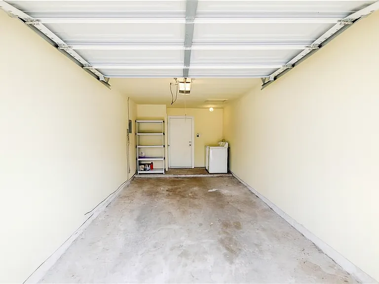 1302 Danbury Sq #A — Photo 35