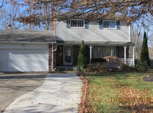 27386 Nantucket Dr, North Olmsted, OH 44070