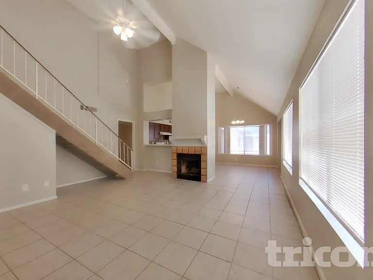 2206 W Monona Dr — Photo 4