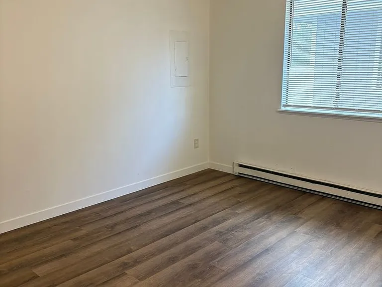 6119-6123 N Addison Ct — Photo 11