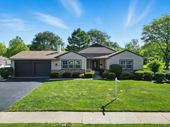 954 W Peregrine Dr, Palatine, IL 60067