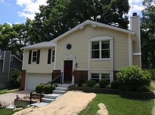 340 Brightfield Dr, Ballwin, MO