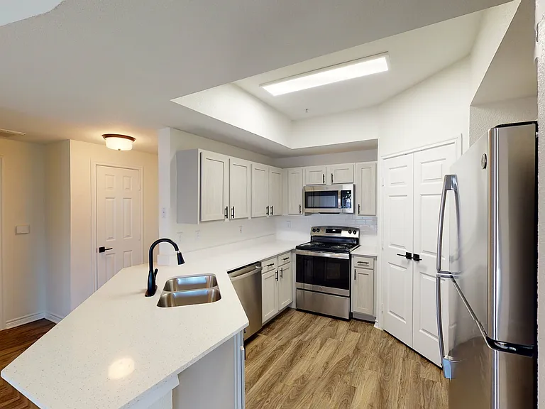 9th Street Apartments — Photo 62