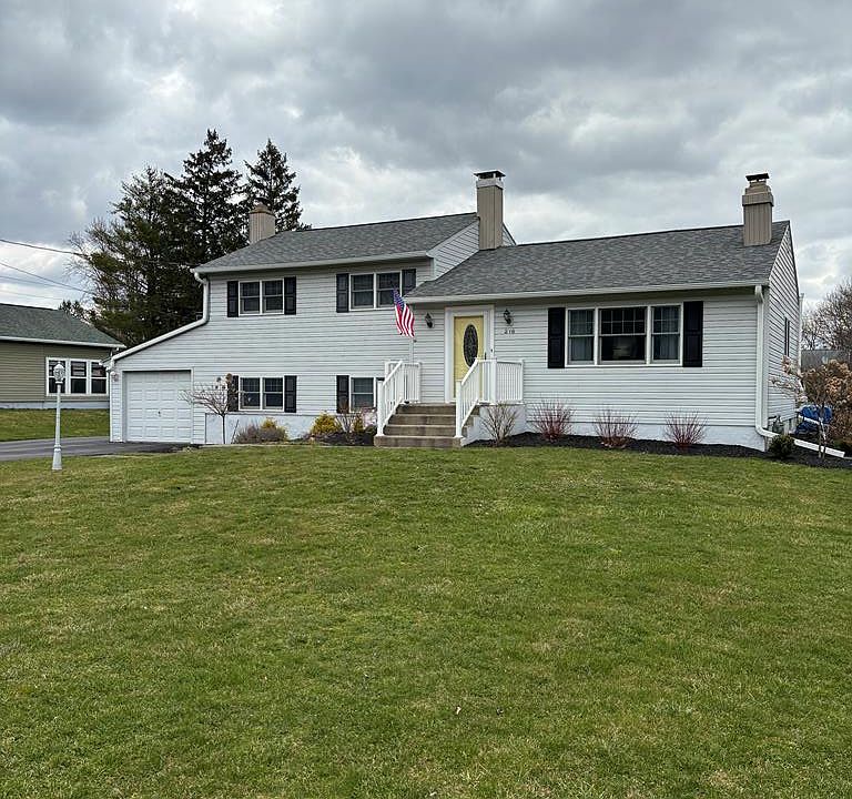 1st image of 216 Sunnyfield Dr