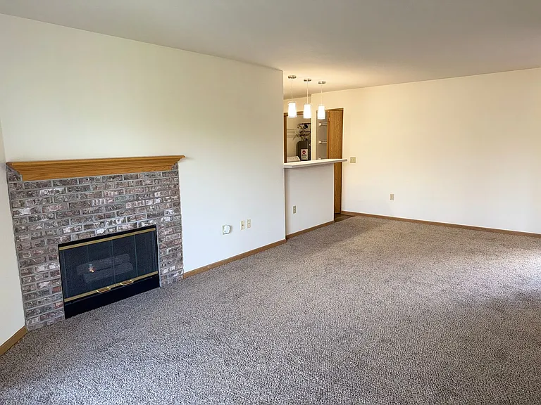 Stone Creek Apartments — Photo 14