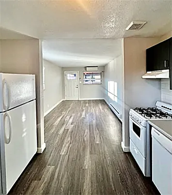 24th Street Apartments — Photo 4