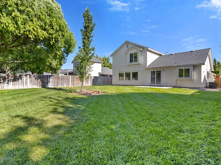 2114 E Olympic Ave — Photo 36