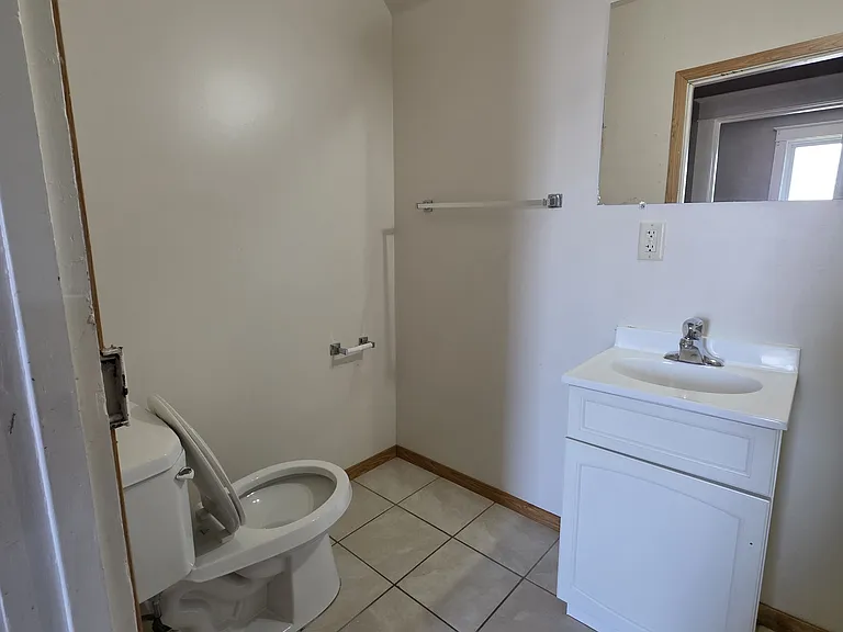 1125 Claremont St — Photo 9