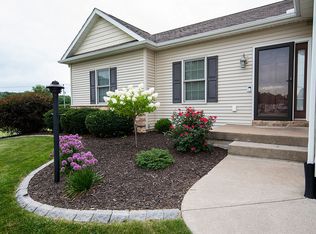 626 N 6th St Ct, Princeton, IA 52768