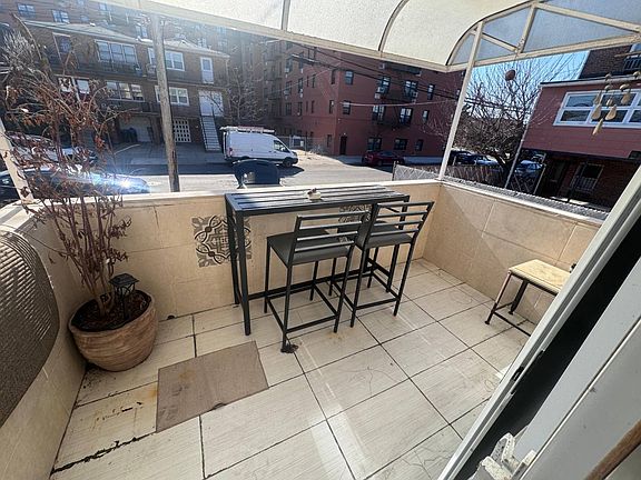5th image of 2115 E 70th St