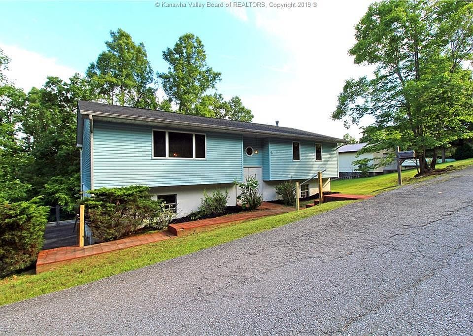 1st image of 13 Twin Oaks Dr