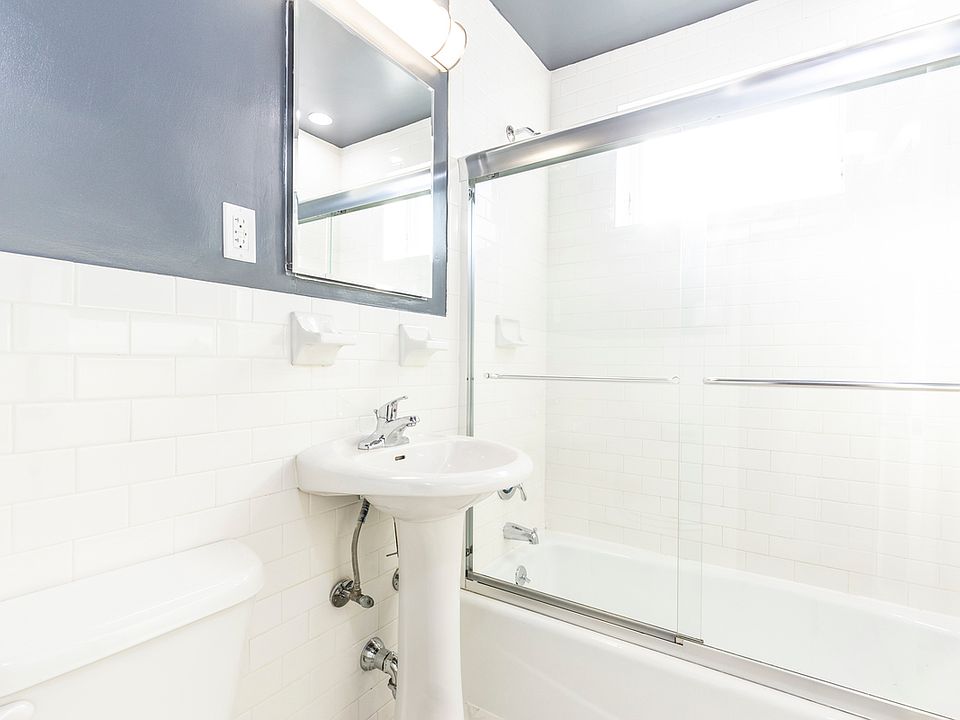 2nd image of 20-08 Seagirt Blvd #3D