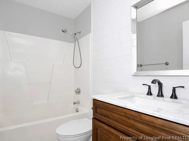1475 Avoncroft Dr — Photo 17